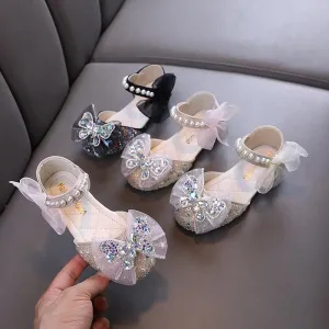 Versatile Princess Shoes for Every Occasion Sweet Bow and Pearl Design for an Elegant Look Shiny Shoes Designed for Little Princesses